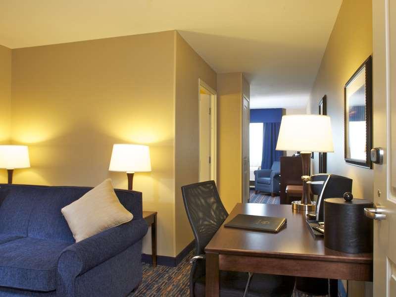 Grandstay Hotel & Suites Mount Horeb - Madison Quarto foto