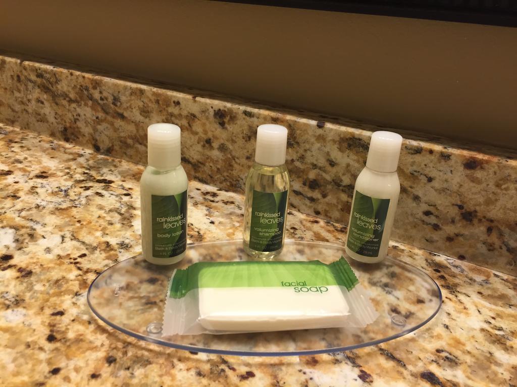 Grandstay Hotel & Suites Mount Horeb - Madison Quarto foto