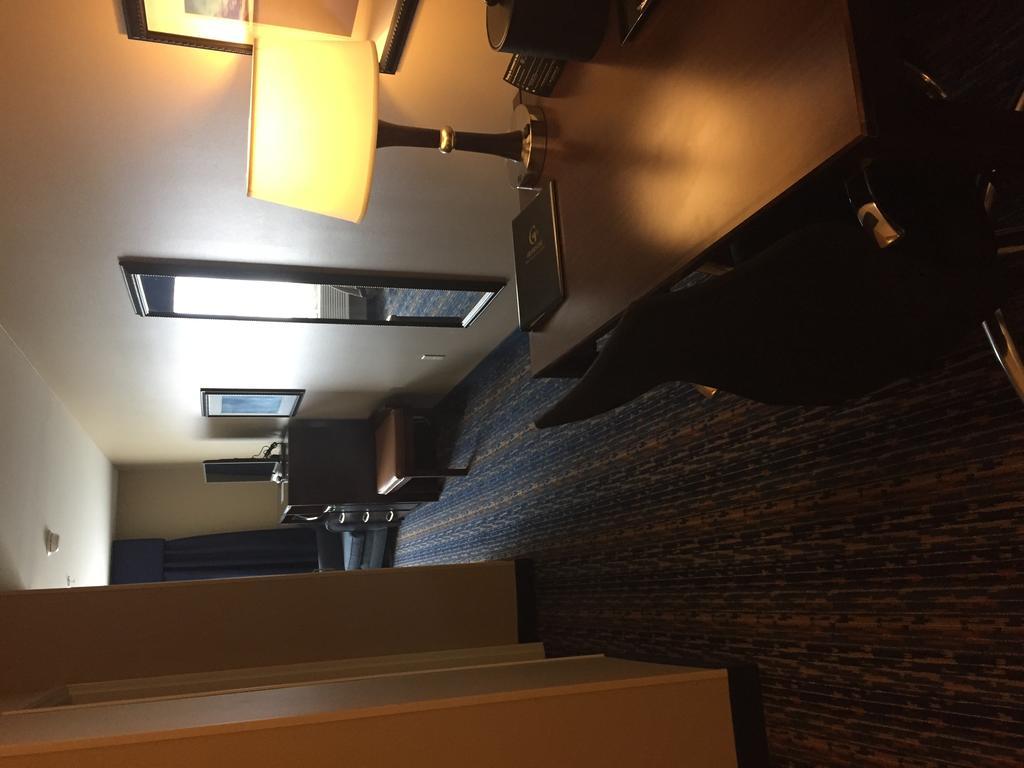 Grandstay Hotel & Suites Mount Horeb - Madison Quarto foto