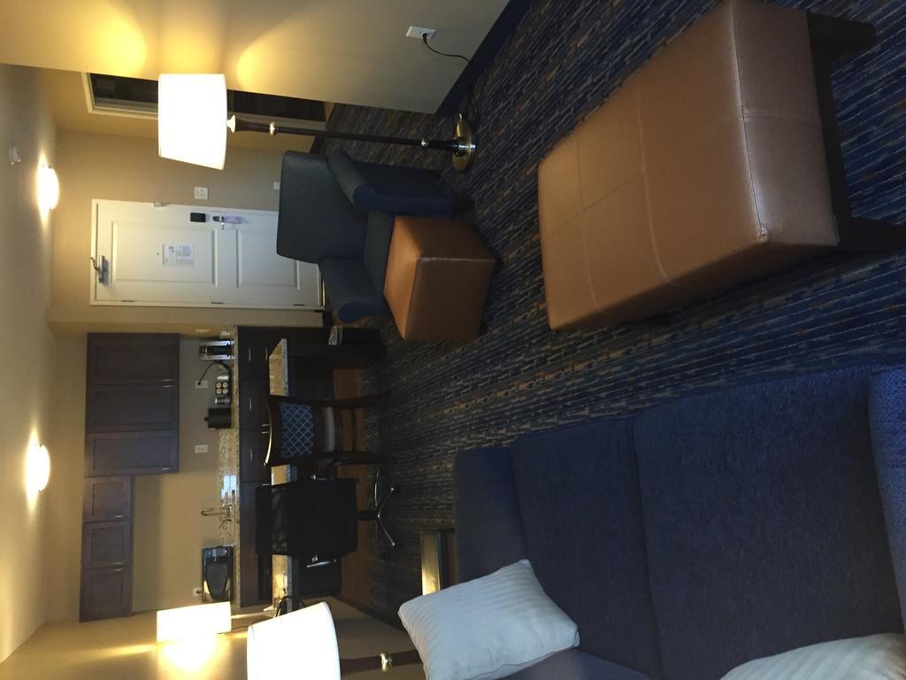 Grandstay Hotel & Suites Mount Horeb - Madison Quarto foto