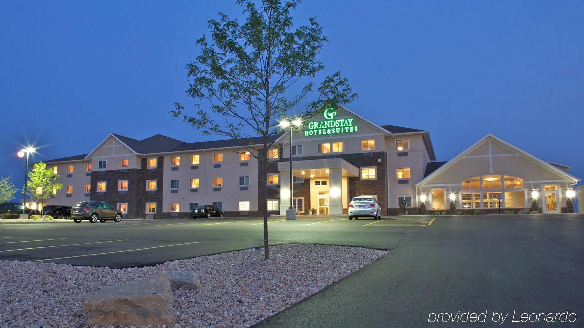 Grandstay Hotel & Suites Mount Horeb - Madison Exterior foto