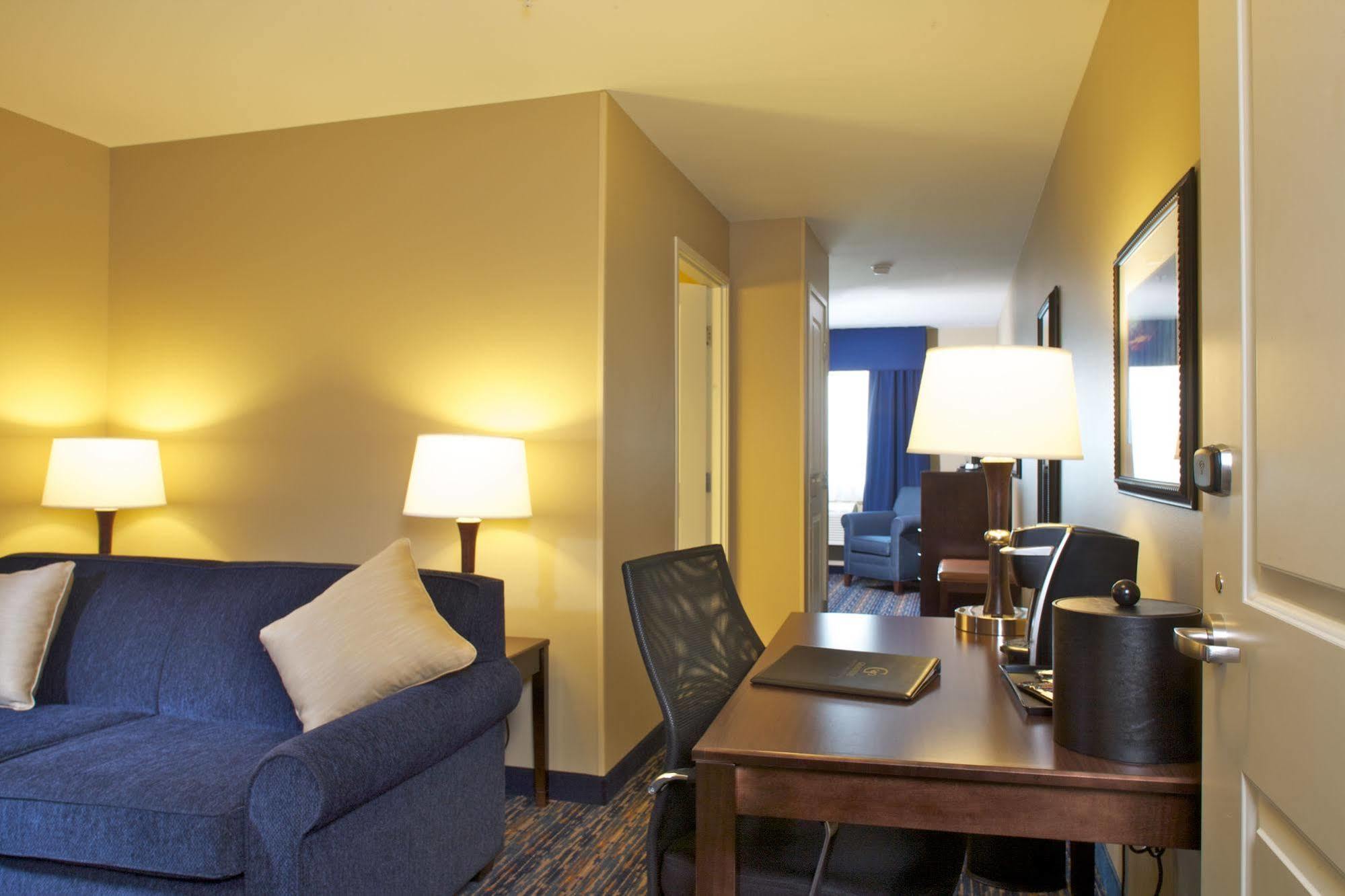 Grandstay Hotel & Suites Mount Horeb - Madison Exterior foto