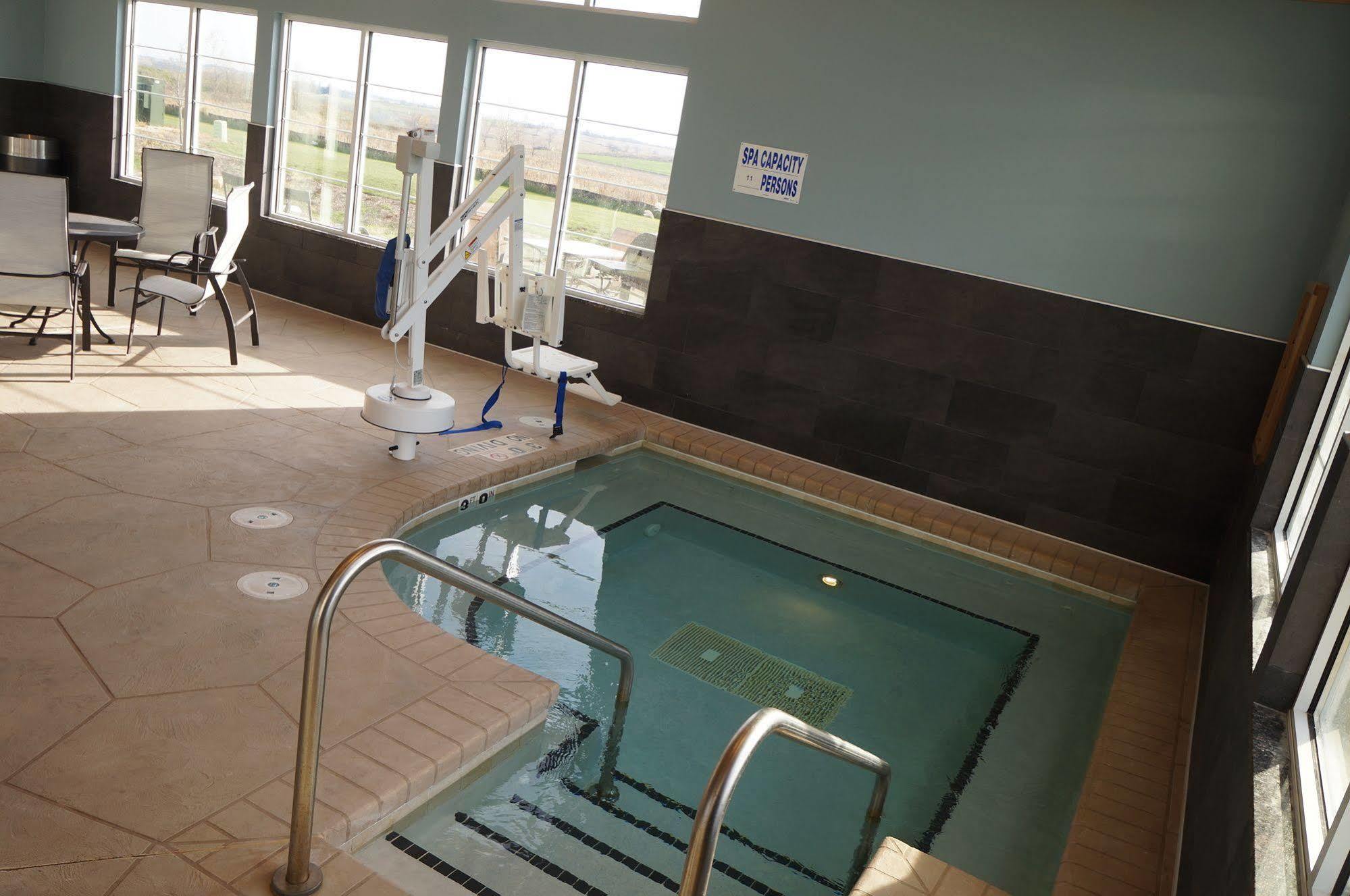 Grandstay Hotel & Suites Mount Horeb - Madison Exterior foto
