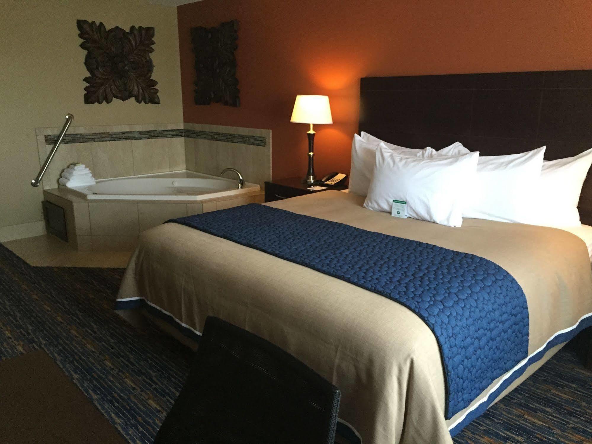 Grandstay Hotel & Suites Mount Horeb - Madison Exterior foto